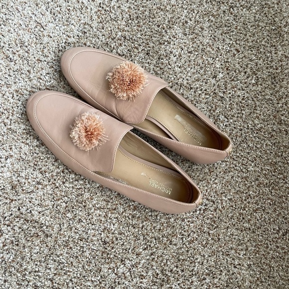 MICHAEL Michael Kors Fara Pom Pom Flat Loafers, Oyster Size 9 - Picture 4 of 8